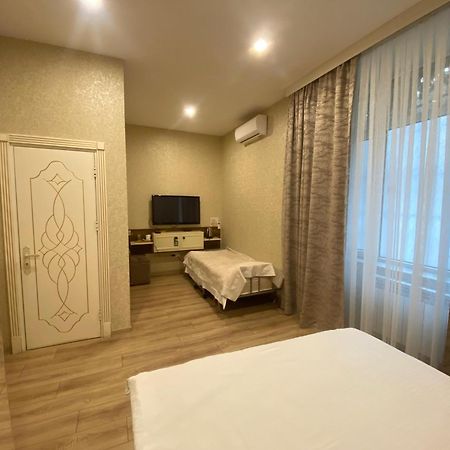 Midcity Hotel Bakoe Buitenkant foto