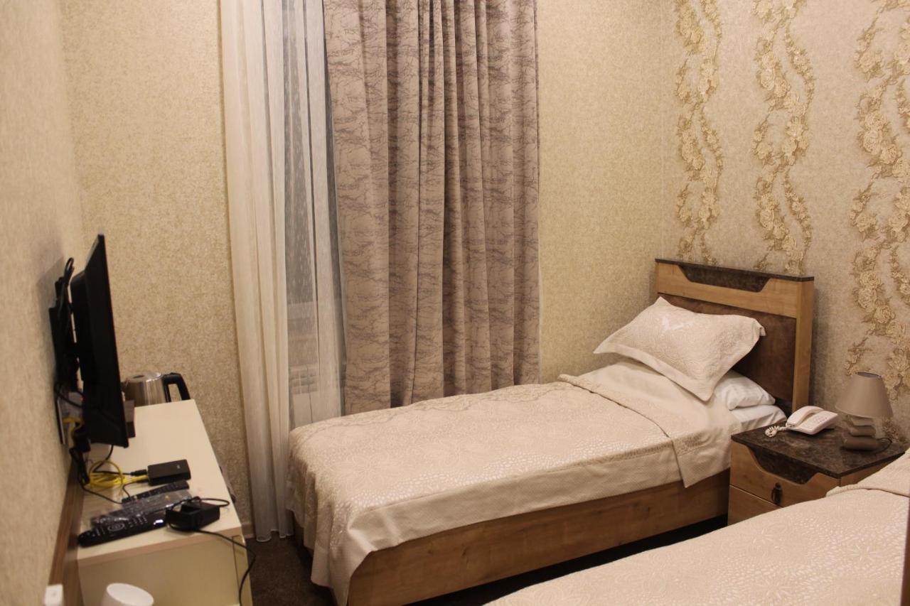 Midcity Hotel Bakoe Buitenkant foto
