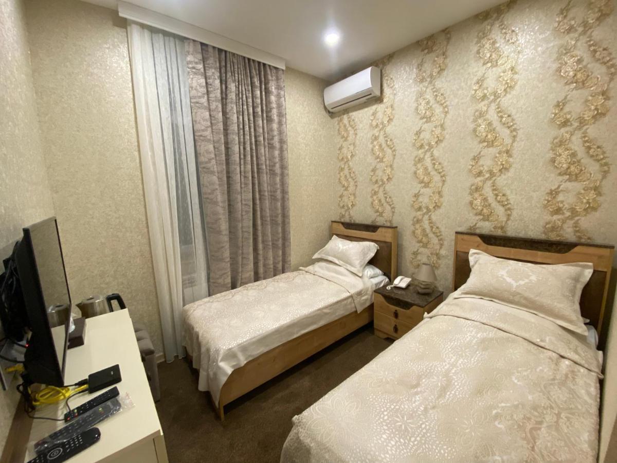 Midcity Hotel Bakoe Buitenkant foto